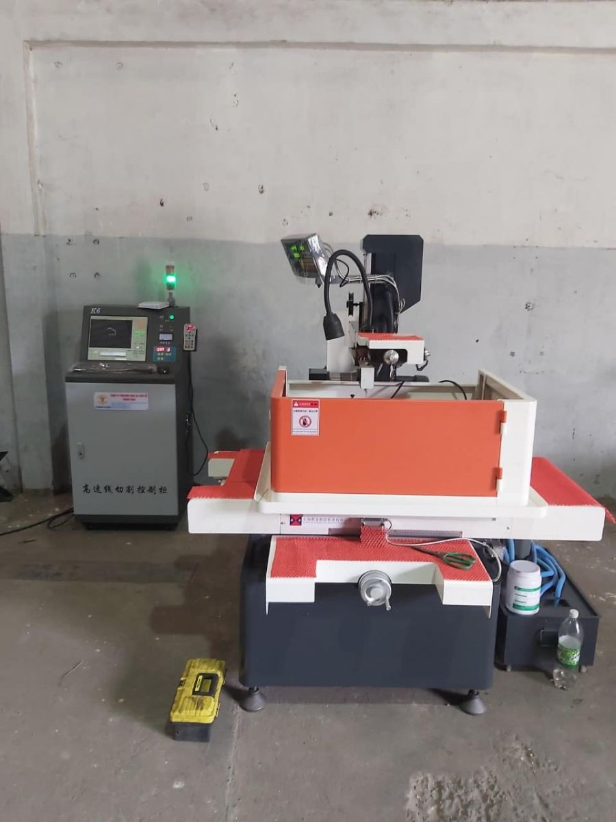 máy cắt dây 1