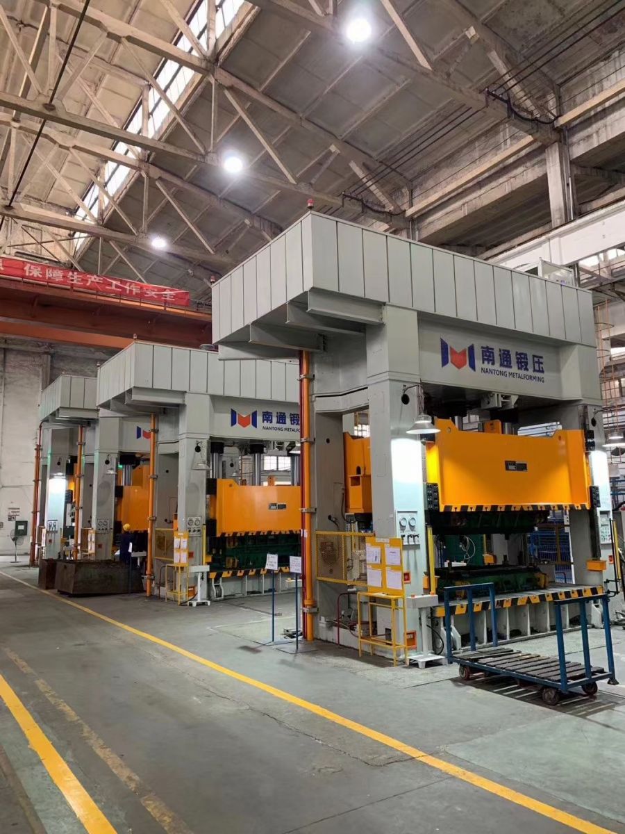 máy ép thủy lực 4 trụ