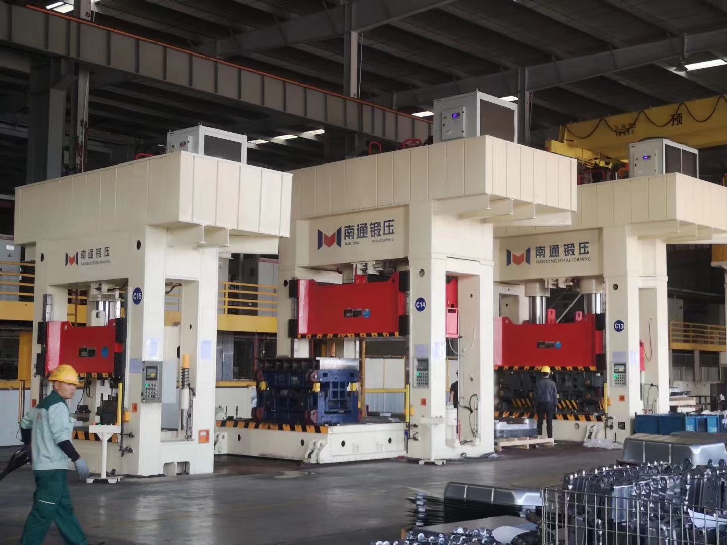 máy ép thủy lực 4 trụ 1