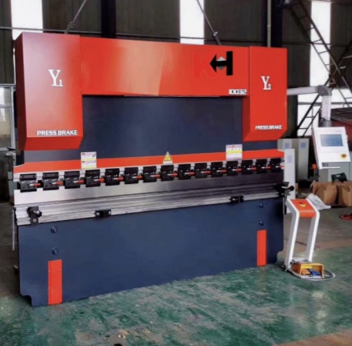 Chuyên cung cấp máy chấn tôn CNC tại TPHCM