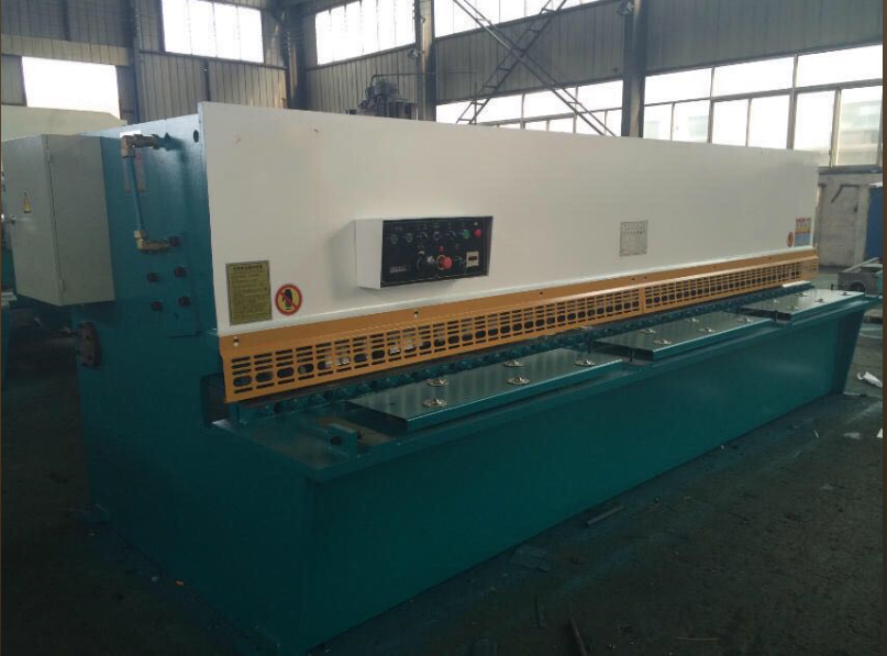 máy cắt tôn công nghiệp