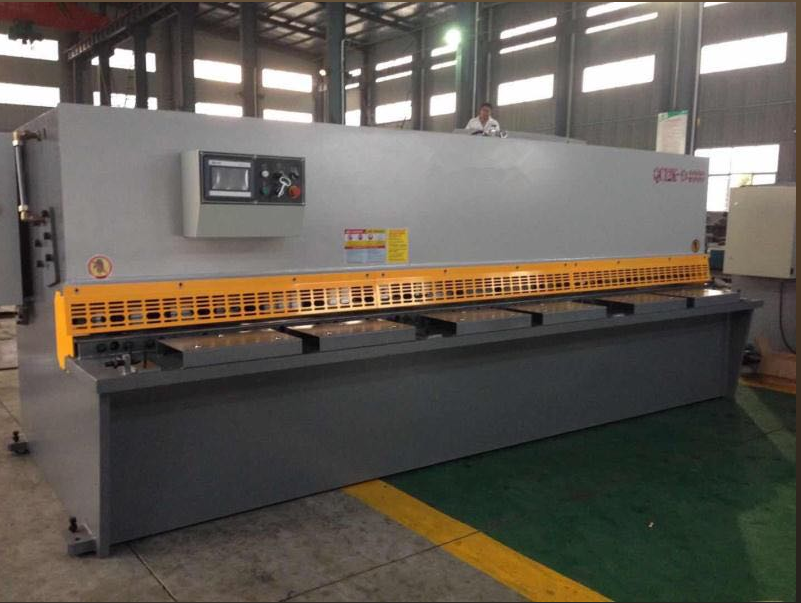 máy cắt tôn công nghiệp