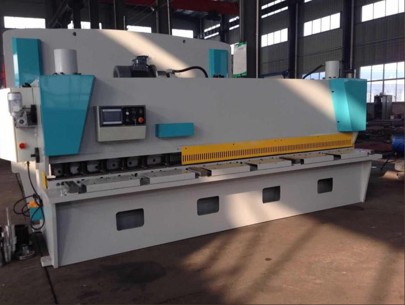 máy lốc tôn bình dương