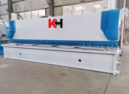 Công ty chuyên sản xuất máy chấn tôn CNC cao cấp