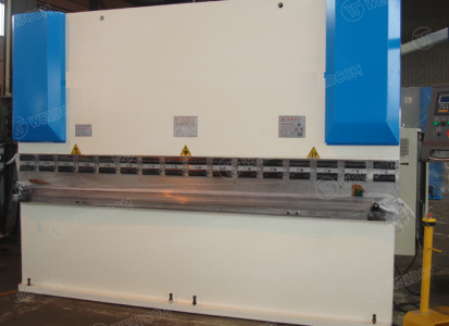 Ngày 5: Backgauge là gì? Toàn tập về hệ chặn sau – quyết định độ chính xác khi chấn tôn
