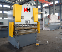 MÁY CHẤN TÔN WC67K/Y-120/3000