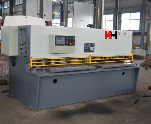 MÁY CẮT TÔN QC13K-63200