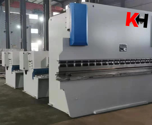 MÁY CHẤN TÔN WC67K/Y-160/4000